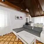 Apartments Gvarda