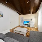 Apartments Gvarda